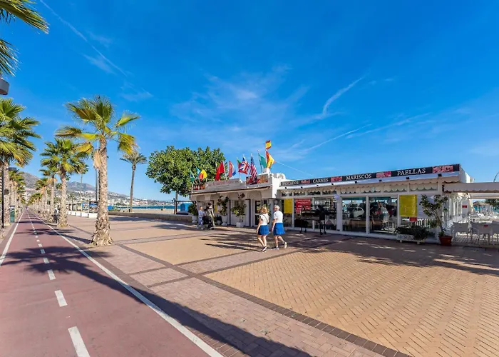 797 Holiday Rentals- Renovado Piso En El Paseo Maritimo Fuengirola